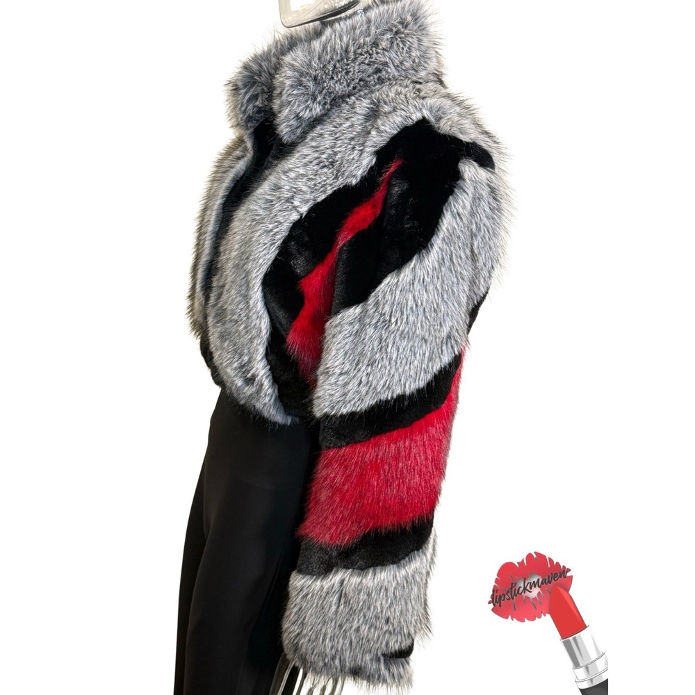 Azalea Wang Faux Fur Coat Small Gray Red Stripes Cropped Mob Wife Jacket - Picture 3 of 3